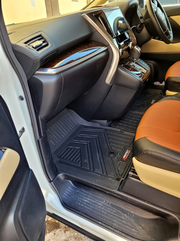 Евгений С. Toyota Alphard 30