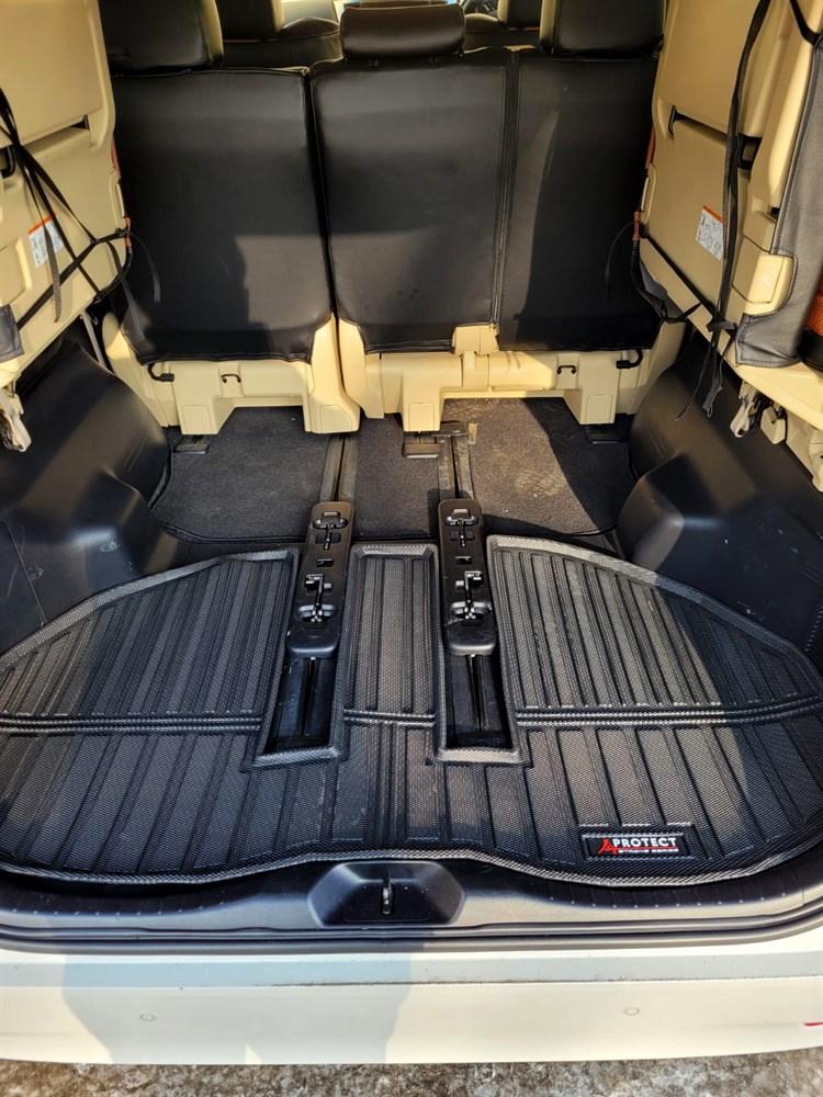 Евгений С. Toyota Alphard 30
