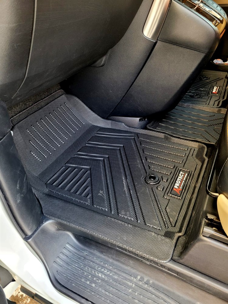 Евгений С. Toyota Alphard 30
