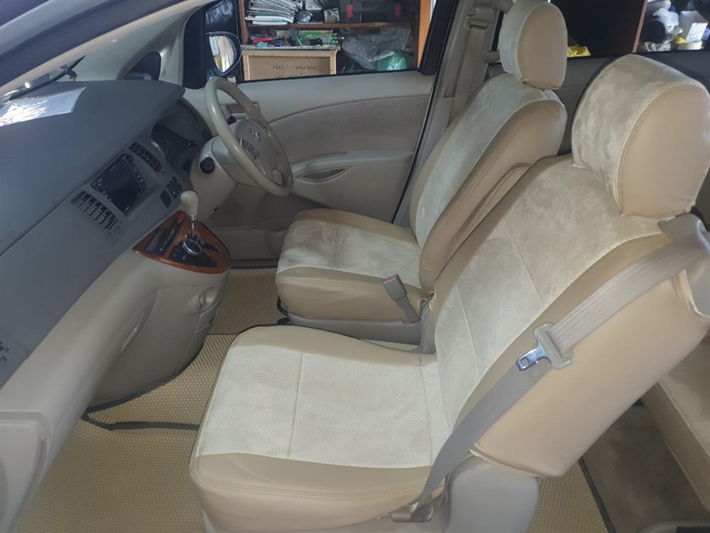 TOYOTA ISIS 2004-2012