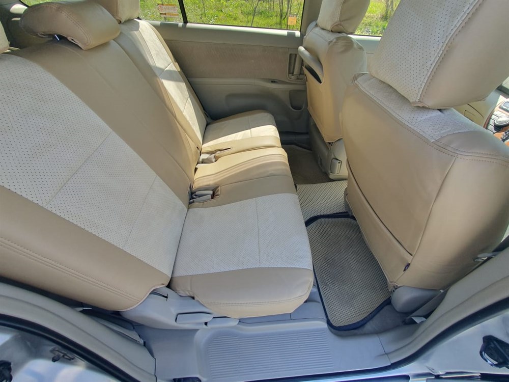 TOYOTA ISIS 2004-2012